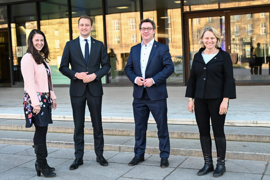 CDU - Mitglieder der Enquete-Kommission Krisenfeste Gesellschaft. Von links nach rechts: Dr. Natalie Pfau-Weller, Dr. Matthias Miller, Dr. Michael Preusch, Christiane Staab.