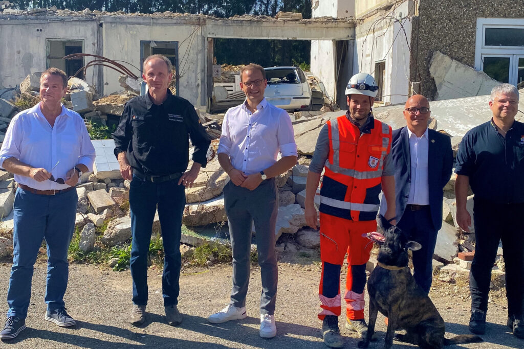 Minister Peter Hauk und Dr. Matthias Miller besuchen Bundesverband Rettungshunde in Mosbach