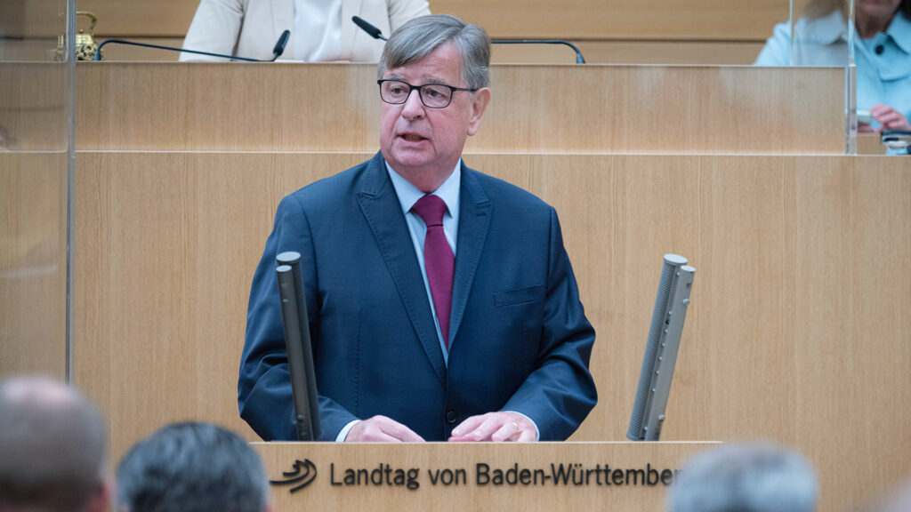 Willi Stächele MdL im Plenum am 12. Oktober 2022