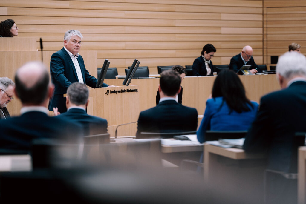 Winfried Mack bei einer Plenarrede im Landtag von Baden-Württemberg