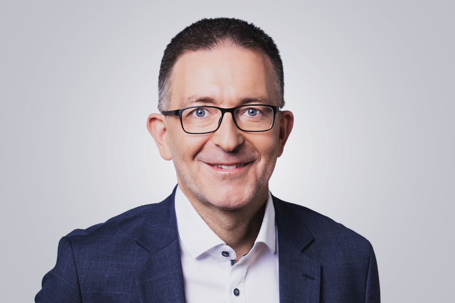 Herr Dr. Med. Jens A. Steinat